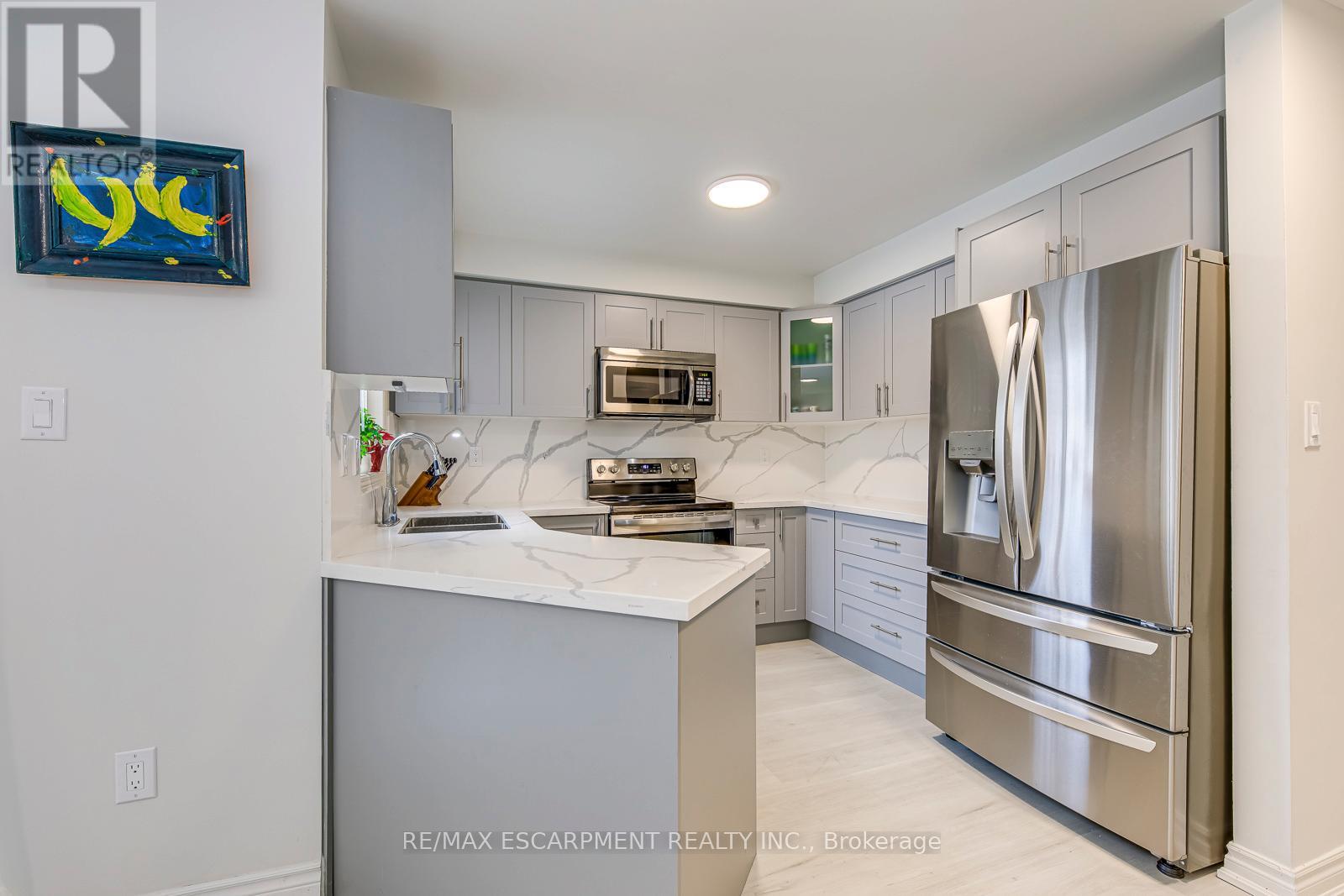 2468 Newcastle Crescent, Oakville, Ontario  L6M 4P3 - Photo 10 - W12905794