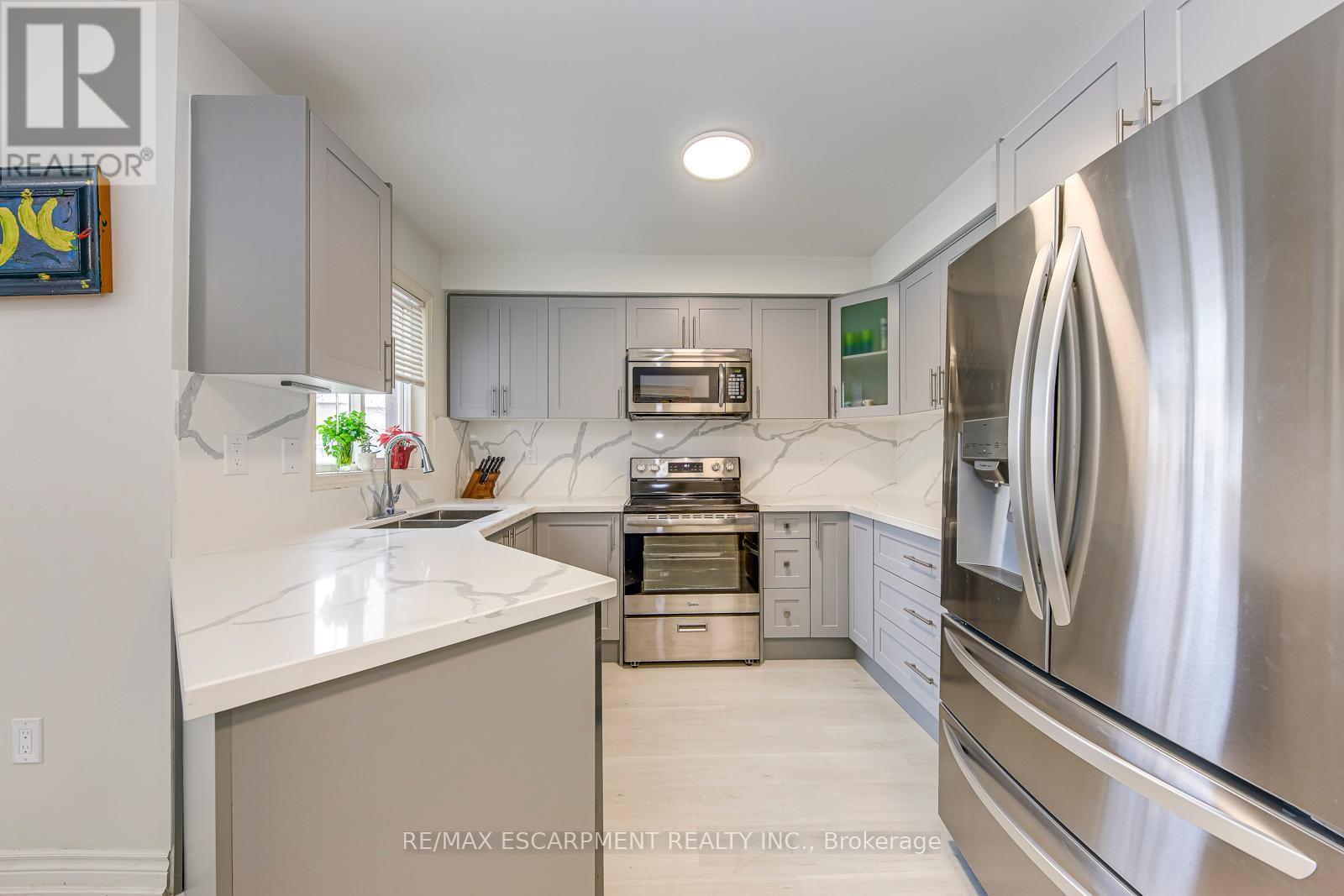 2468 Newcastle Crescent, Oakville, Ontario  L6M 4P3 - Photo 11 - W12905794