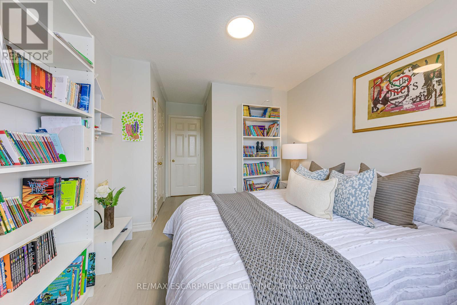 2468 Newcastle Crescent, Oakville, Ontario  L6M 4P3 - Photo 28 - W12905794