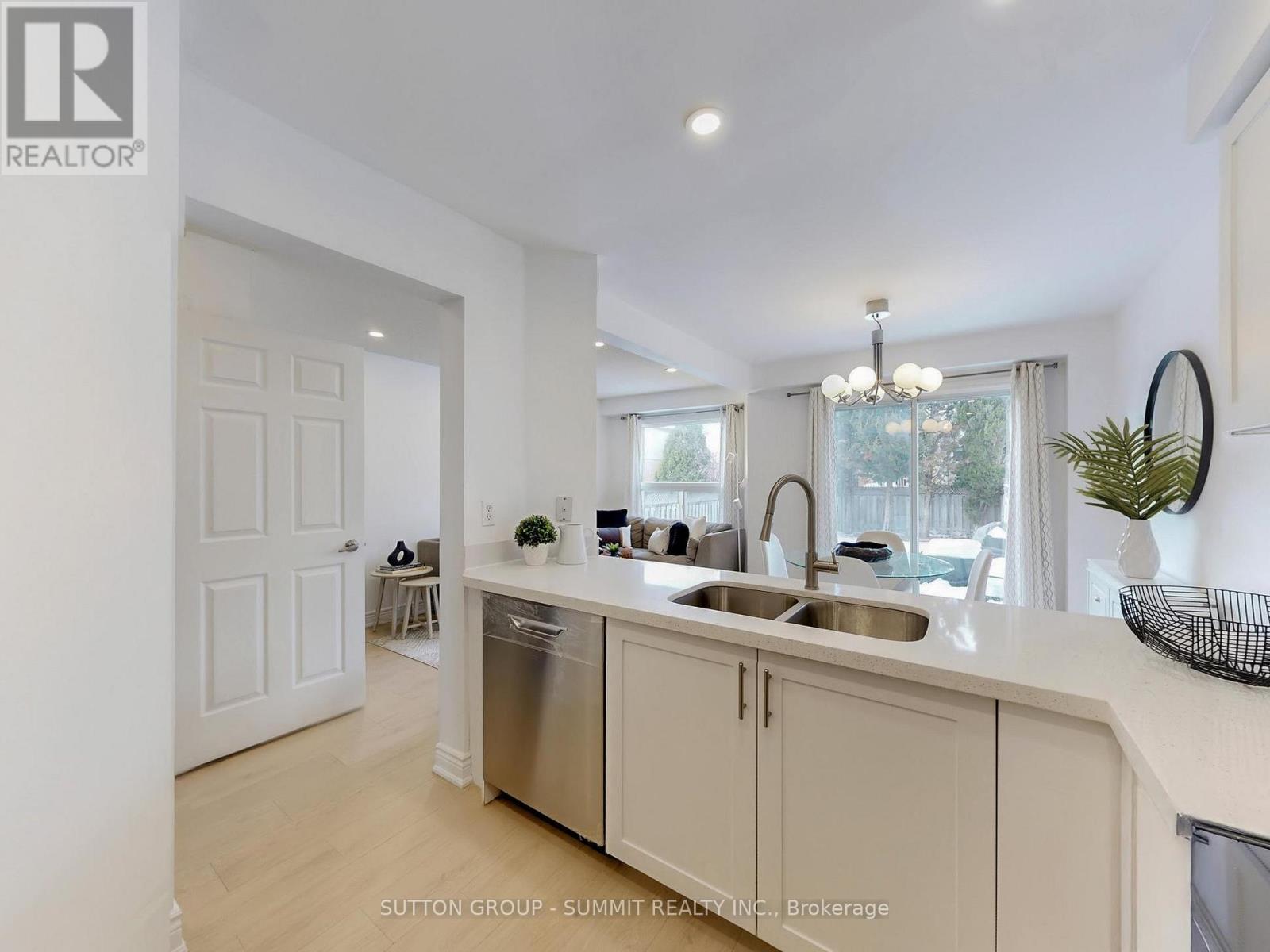 5139 Porter Street N, Burlington, Ontario  L7L 6K8 - Photo 10 - W12795842