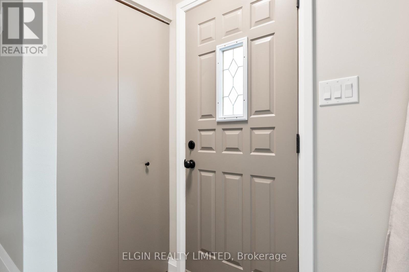 427 Forest Avenue, St. Thomas, Ontario  N5R 5G2 - Photo 4 - X12905796