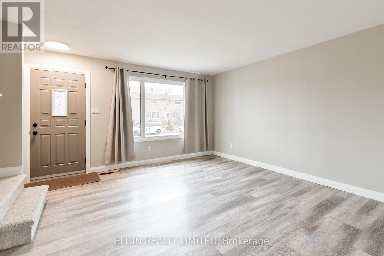 427 Forest Avenue, St. Thomas, Ontario  N5R 5G2 - Photo 6 - X12905796