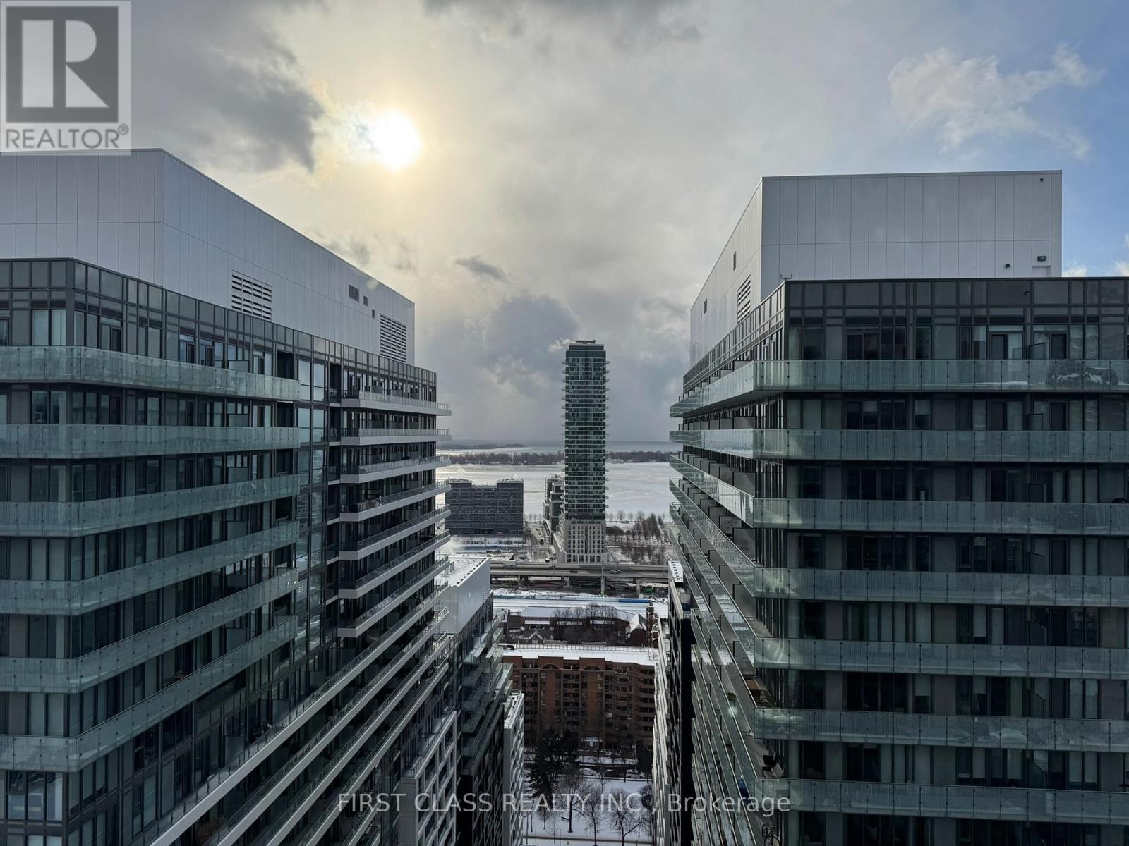 3306 - 180 Front Street E, Toronto, Ontario  M5A 0A9 - Photo 14 - C12905808