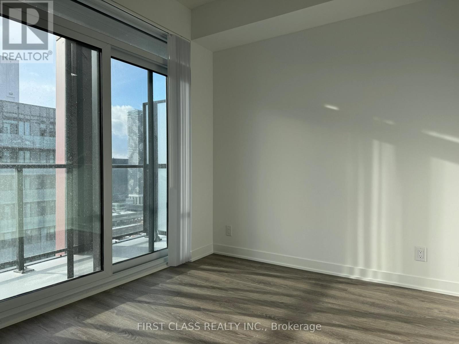 3306 - 180 Front Street E, Toronto, Ontario  M5A 0A9 - Photo 8 - C12905808