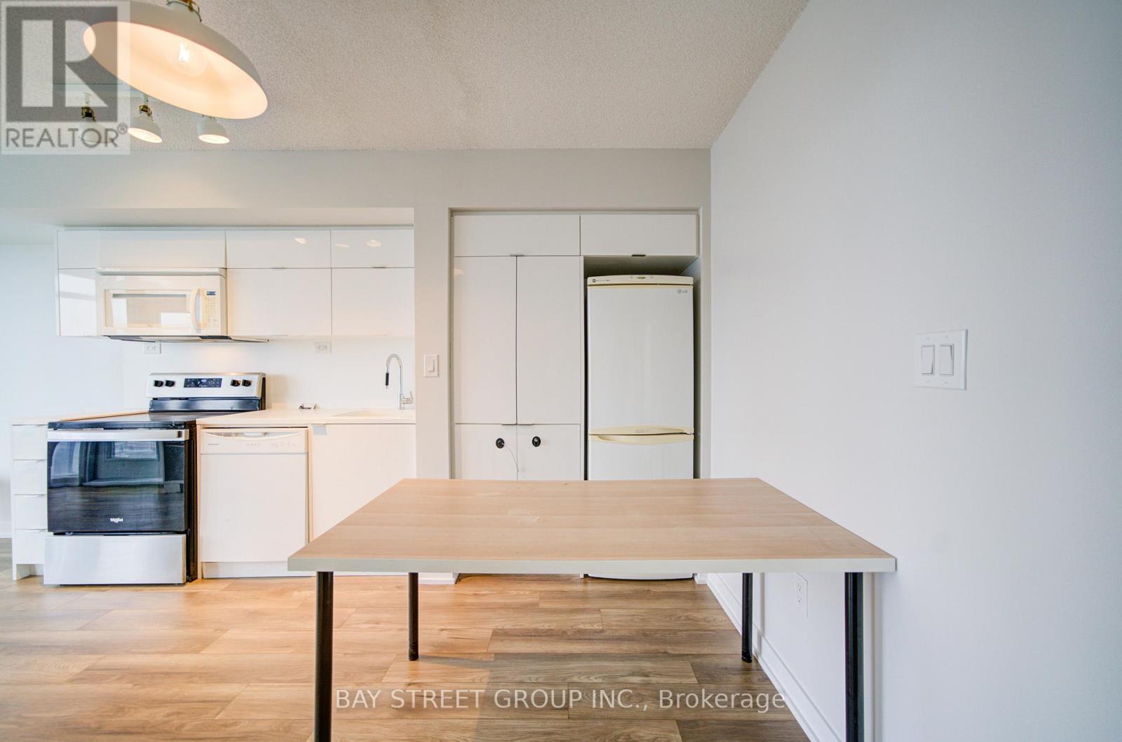 2315 - 21 Iceboat Terrace, Toronto, Ontario  M5V 4B2 - Photo 18 - C12905818