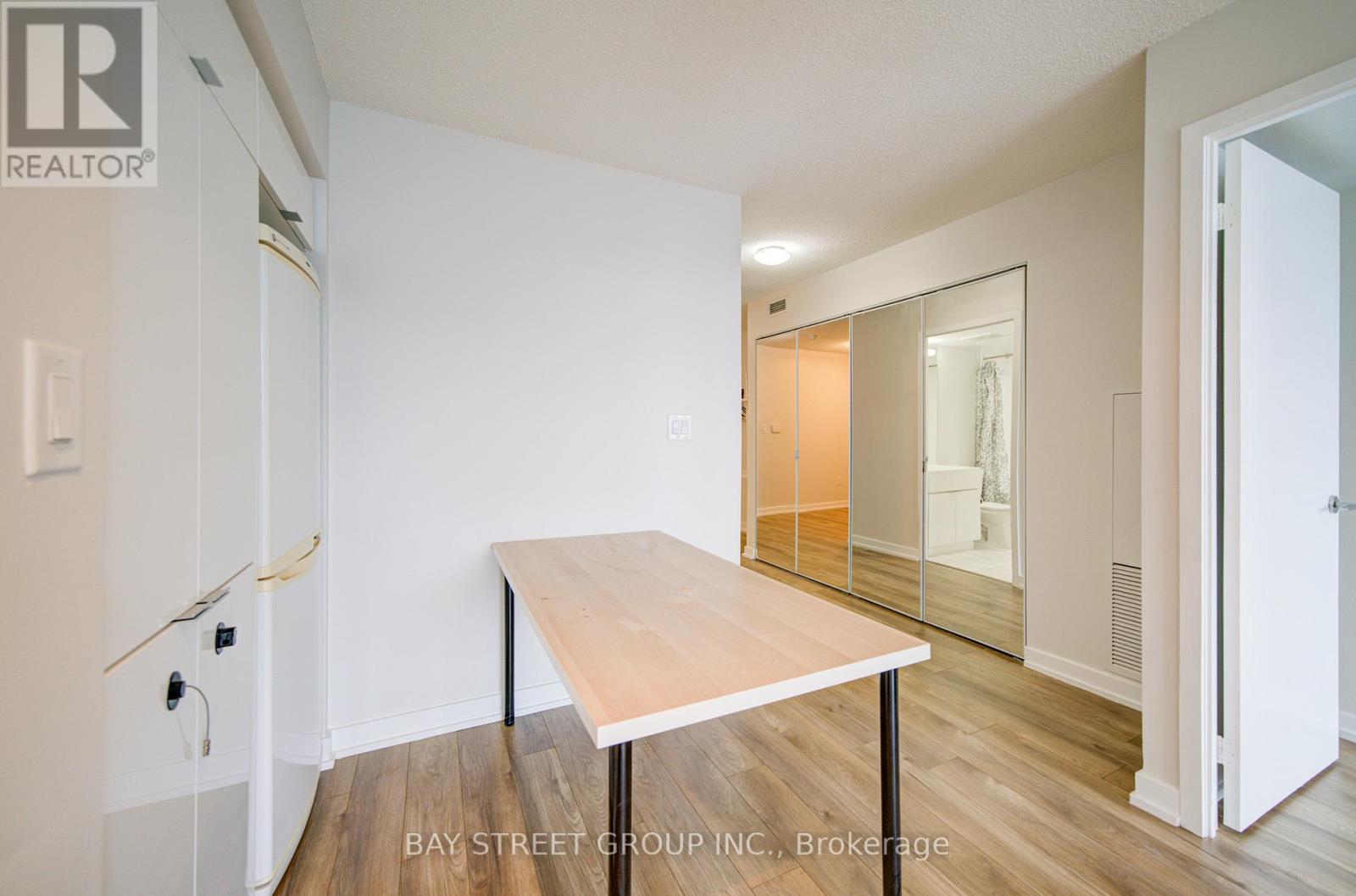 2315 - 21 Iceboat Terrace, Toronto, Ontario  M5V 4B2 - Photo 23 - C12905818