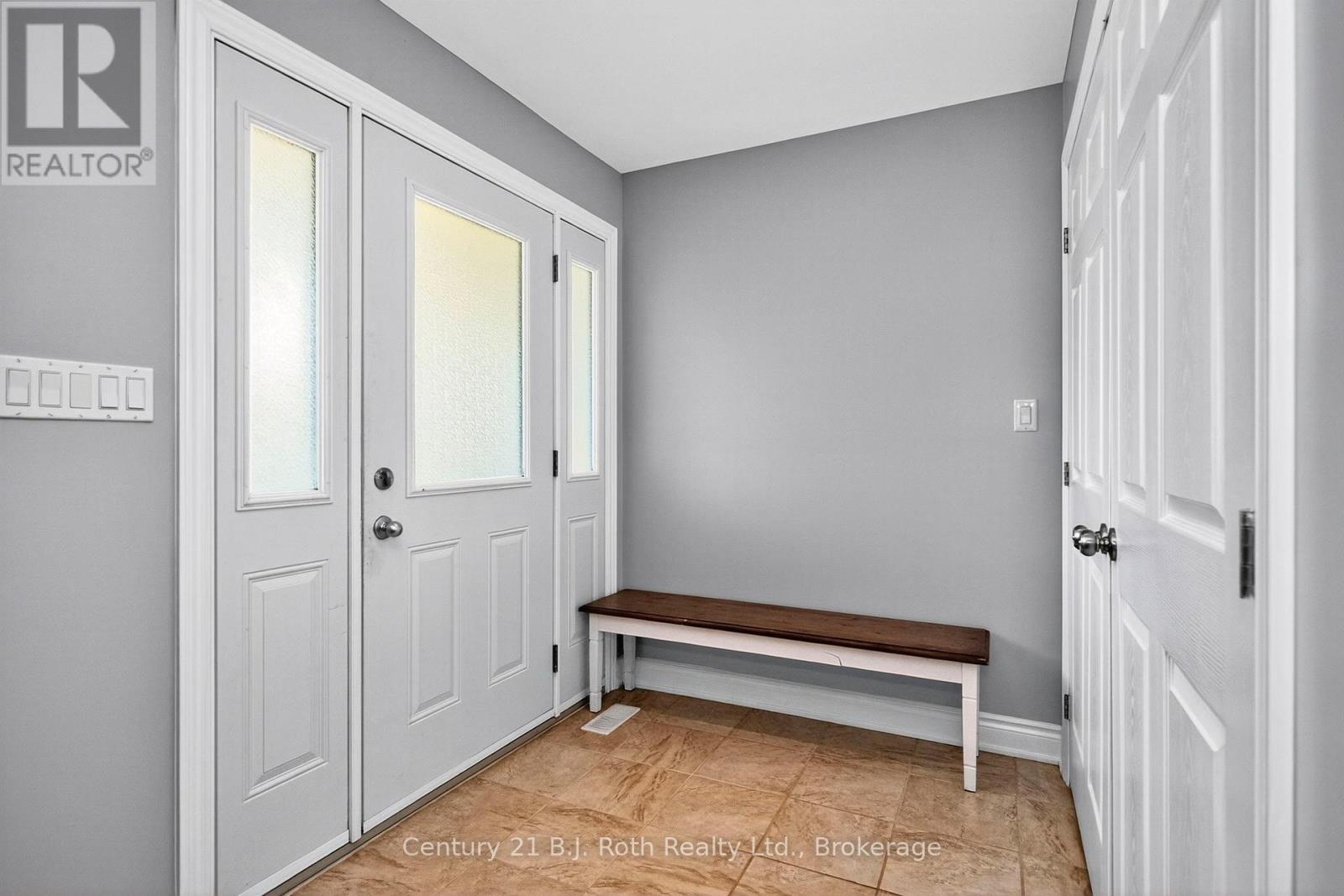 161 Forest Harbour Parkway, Tay, Ontario  L0K 1E0 - Photo 3 - S12905816