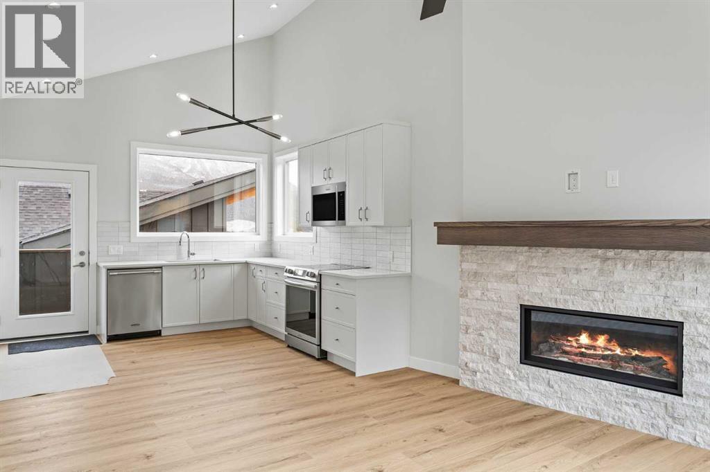 203j, 209 Stewart Creek Rise, Canmore, Alberta  T1W 0N9 - Photo 3 - A2259828