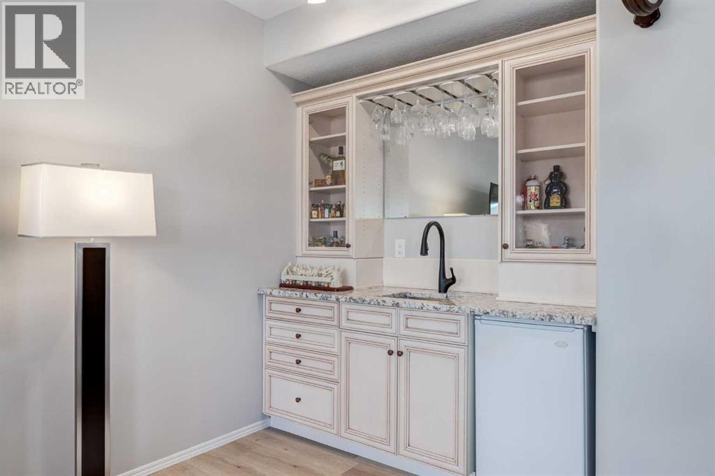 79 Discovery Ridge Park SW, Calgary, Alberta  T3H 5G4 - Photo 28 - A2282480