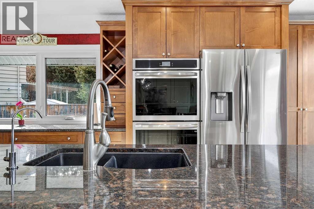 80 Oakmount Way Sw, Calgary, Alberta  T2V 4Y1 - Photo 17 - A2284151