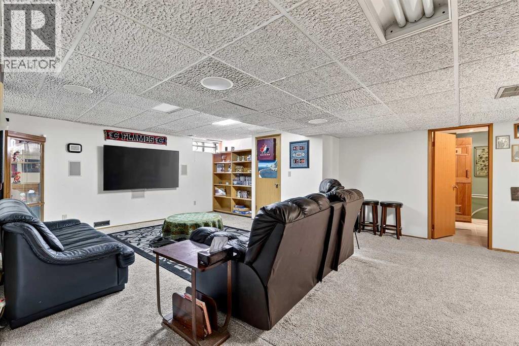 80 Oakmount Way Sw, Calgary, Alberta  T2V 4Y1 - Photo 32 - A2284151