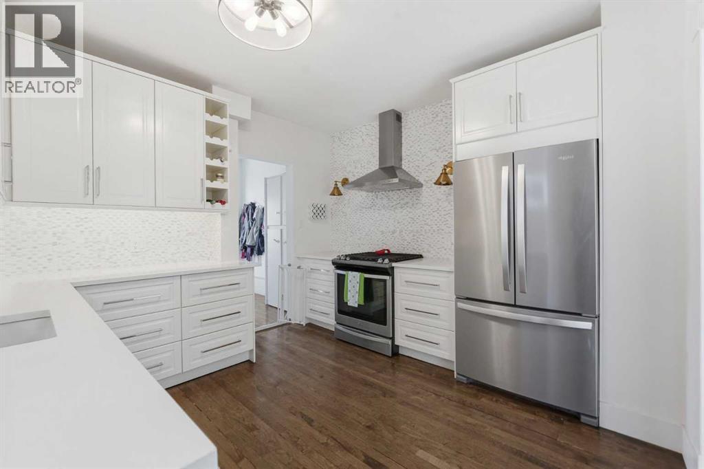 702 15 Street NW, Calgary, Alberta  T2N 2B2 - Photo 13 - A2287808