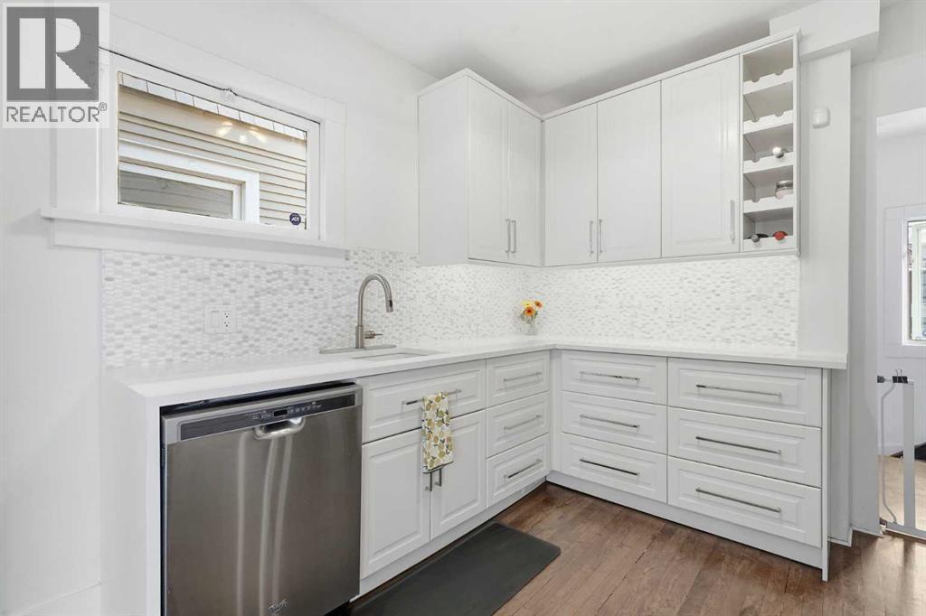 702 15 Street NW, Calgary, Alberta  T2N 2B2 - Photo 12 - A2287808