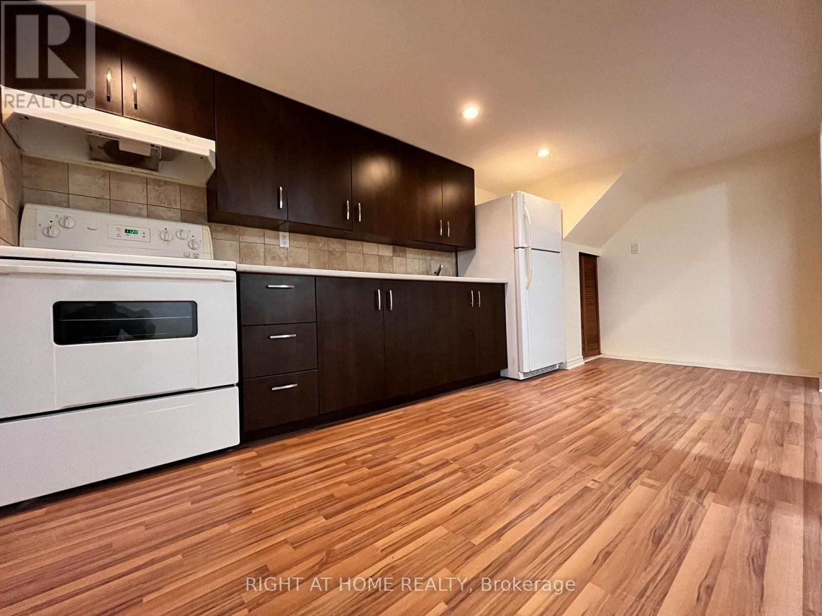 Lower - 195 Taylor Mills Drive N, Richmond Hill, Ontario  L4C 2T5 - Photo 2 - N12905798