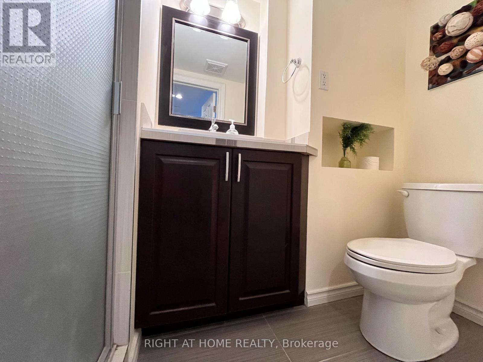 Lower - 195 Taylor Mills Drive N, Richmond Hill, Ontario  L4C 2T5 - Photo 7 - N12905798