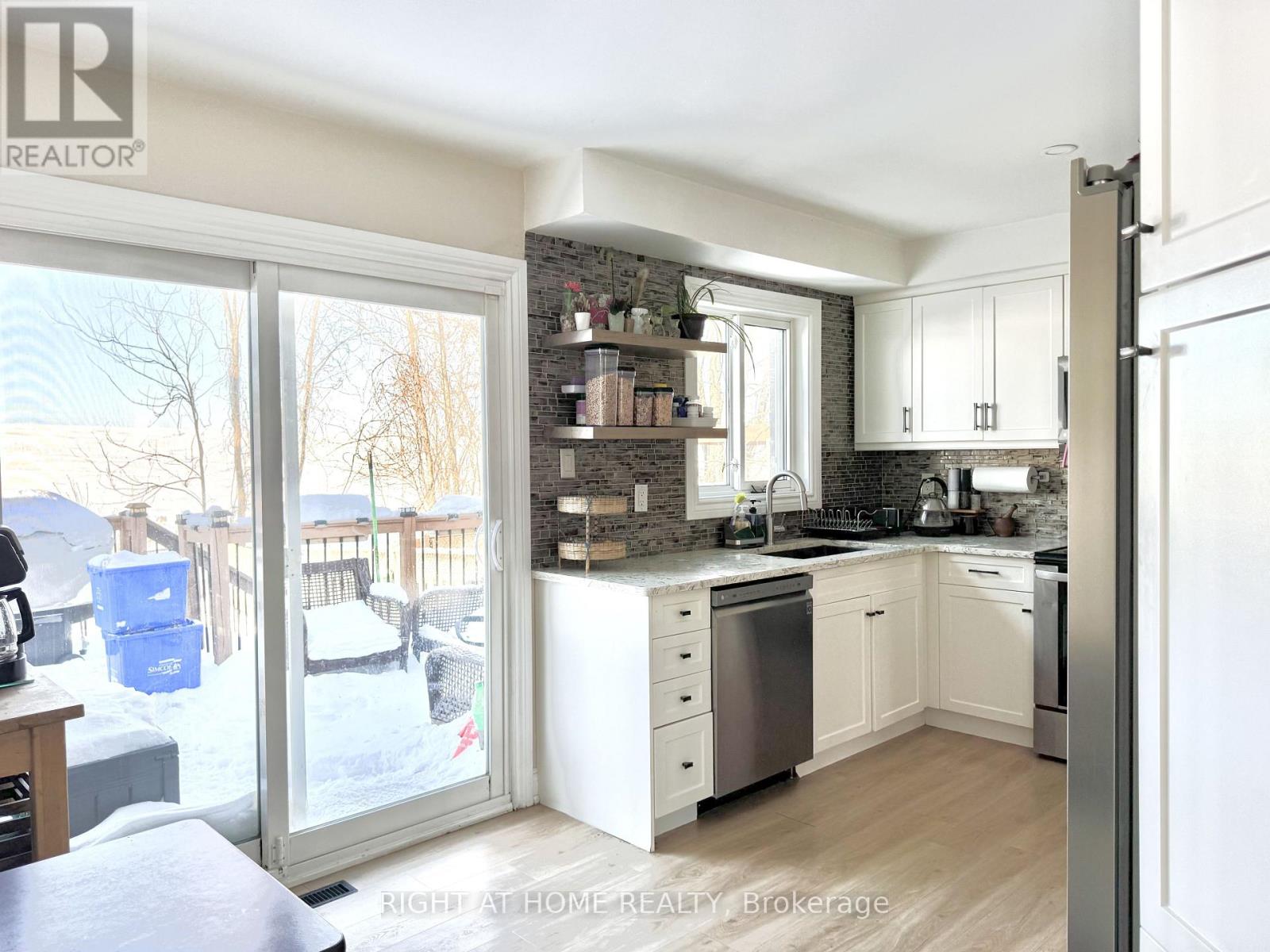 1148 Leslie Drive, Innisfil, Ontario  L9S 2A8 - Photo 11 - N12905826