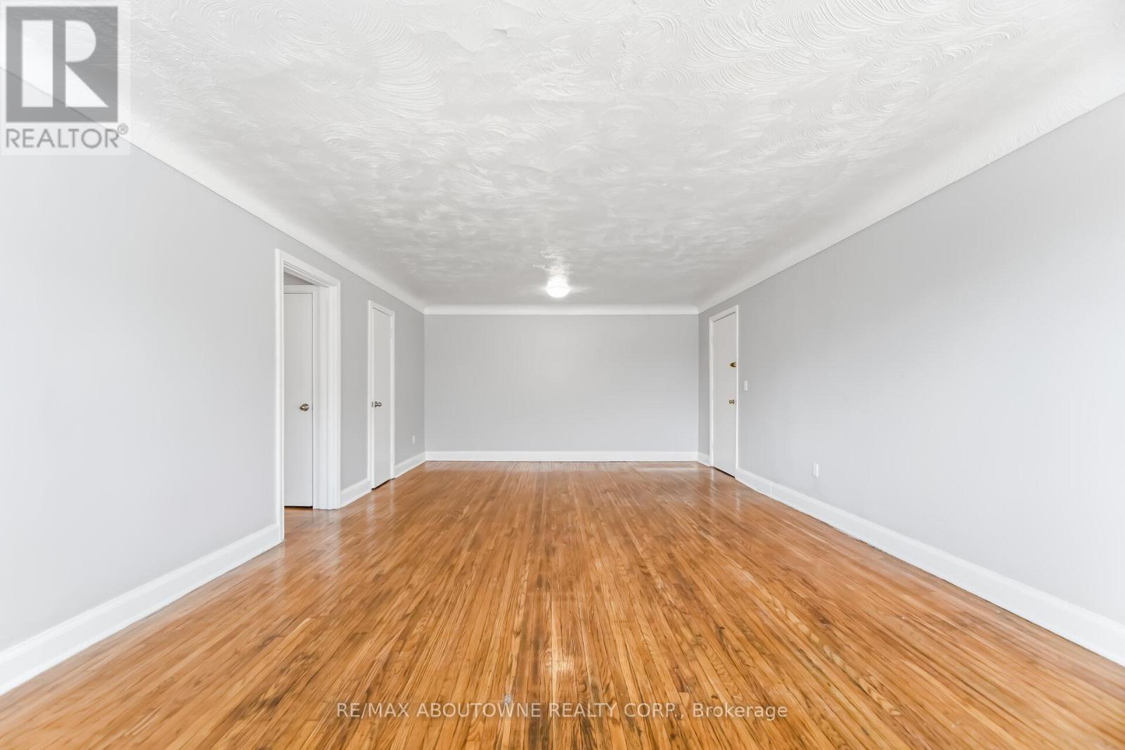 4 - 1031 Churchill Avenue E, Oakville, Ontario  L6H 1A3 - Photo 11 - W12905806