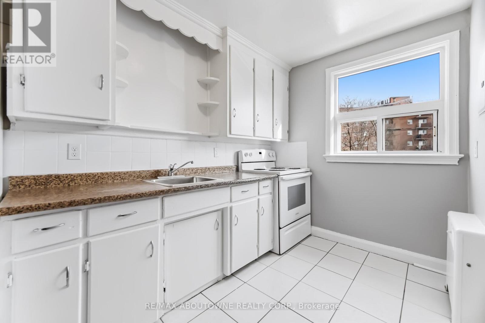 4 - 1031 Churchill Avenue E, Oakville, Ontario  L6H 1A3 - Photo 16 - W12905806