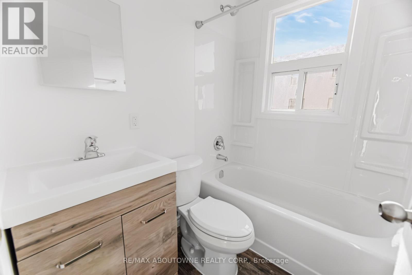 4 - 1031 Churchill Avenue E, Oakville, Ontario  L6H 1A3 - Photo 25 - W12905806