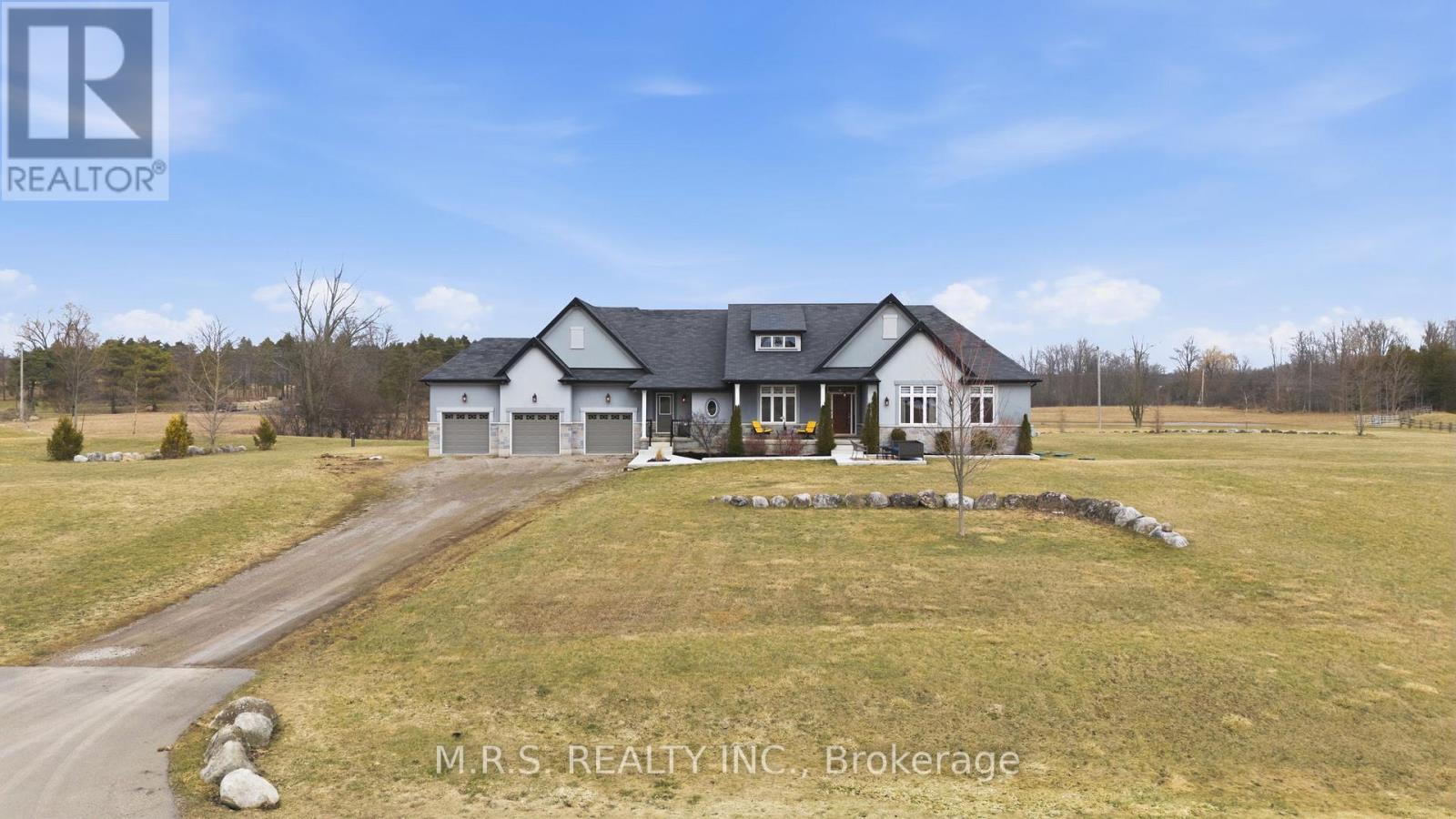 20 Chesswood Trail, Hamilton, Ontario  L8N 2Z7 - Photo 2 - X12905824