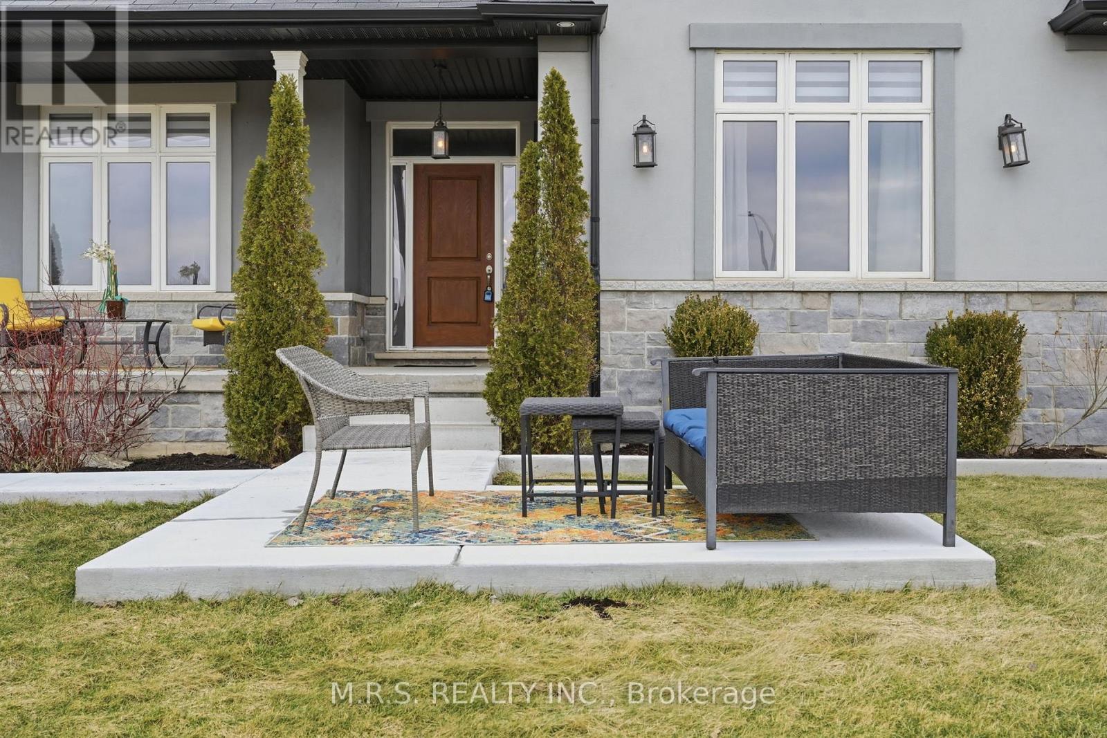 20 Chesswood Trail, Hamilton, Ontario  L8N 2Z7 - Photo 4 - X12905824