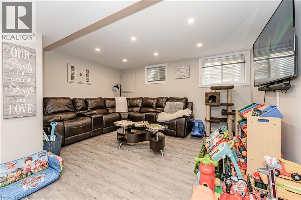 281 Dixon Street, Kitchener, Ontario  N2G 3G1 - Photo 3 - 40813777