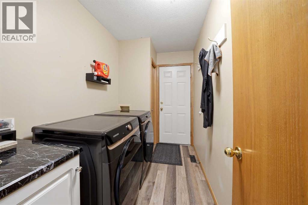 15 Wildrose Drive, Sylvan Lake, Alberta  T4S 1G4 - Photo 22 - A2294248