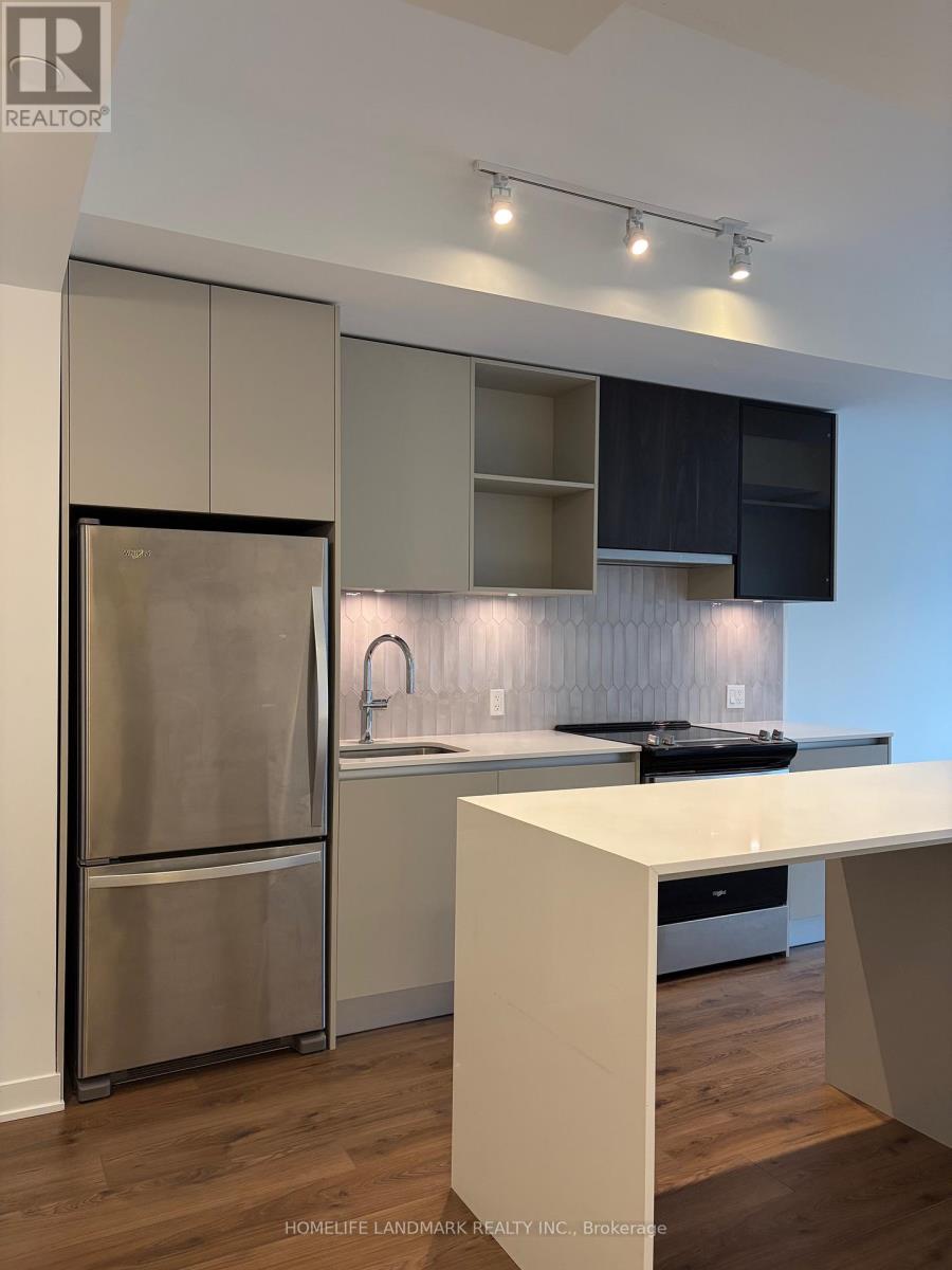 814 - 405 Dundas Street W, Oakville, Ontario  L6M 4P9 - Photo 4 - W12905836