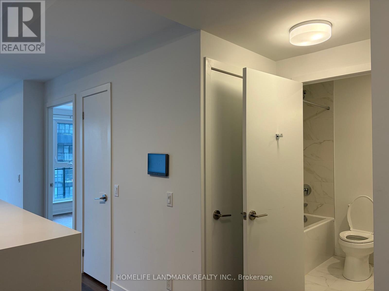 814 - 405 Dundas Street W, Oakville, Ontario  L6M 4P9 - Photo 8 - W12905836