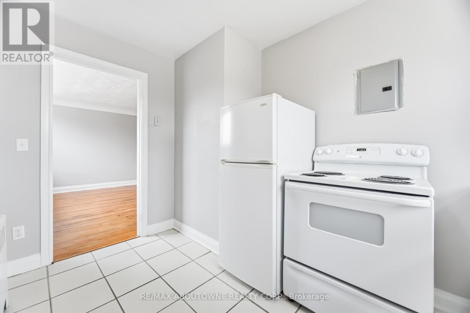 7 - 1037 Churchill Avenue E, Oakville, Ontario  L6H 1A3 - Photo 14 - W12905852