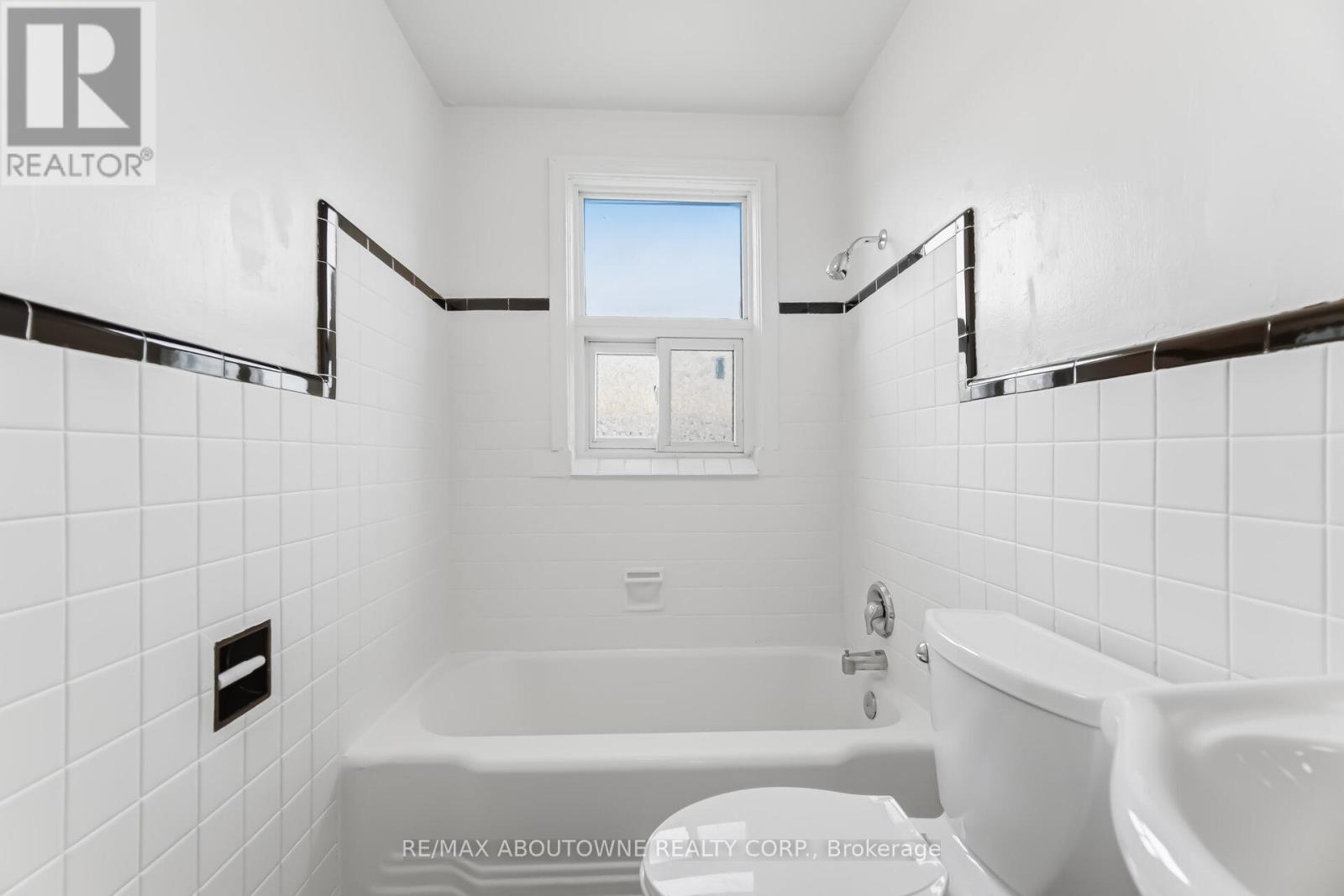 7 - 1037 Churchill Avenue E, Oakville, Ontario  L6H 1A3 - Photo 22 - W12905852