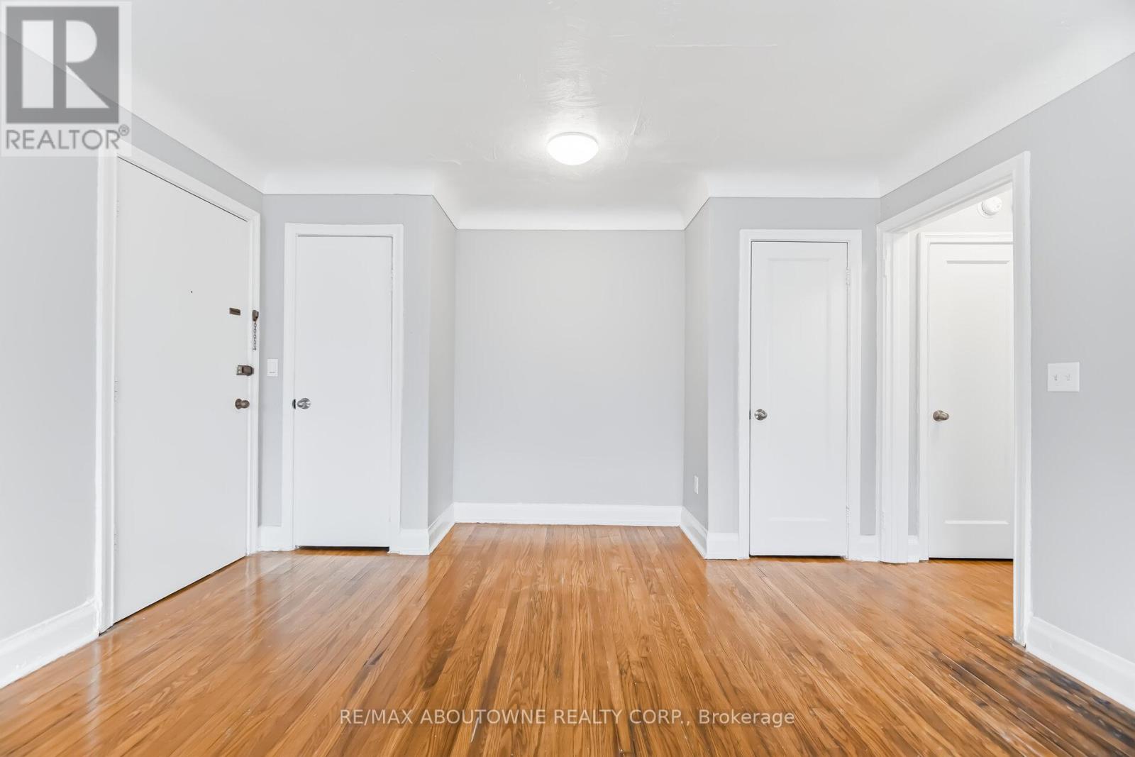 7 - 1037 Churchill Avenue E, Oakville, Ontario  L6H 1A3 - Photo 6 - W12905852