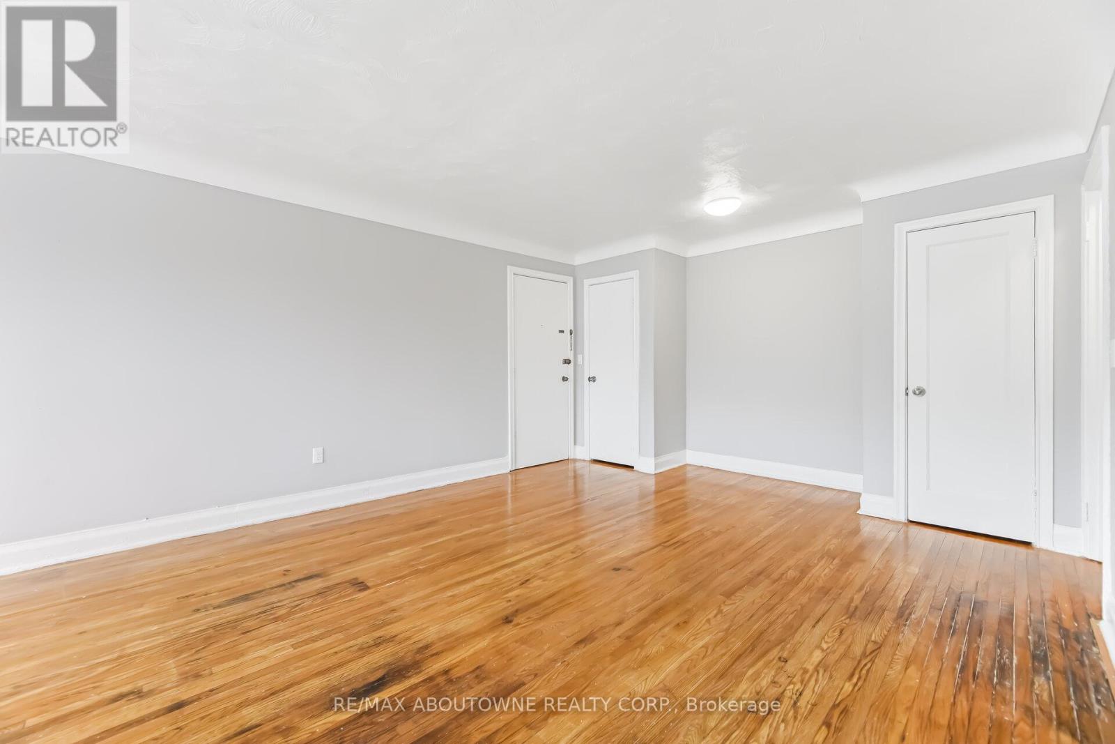 7 - 1037 Churchill Avenue E, Oakville, Ontario  L6H 1A3 - Photo 9 - W12905852