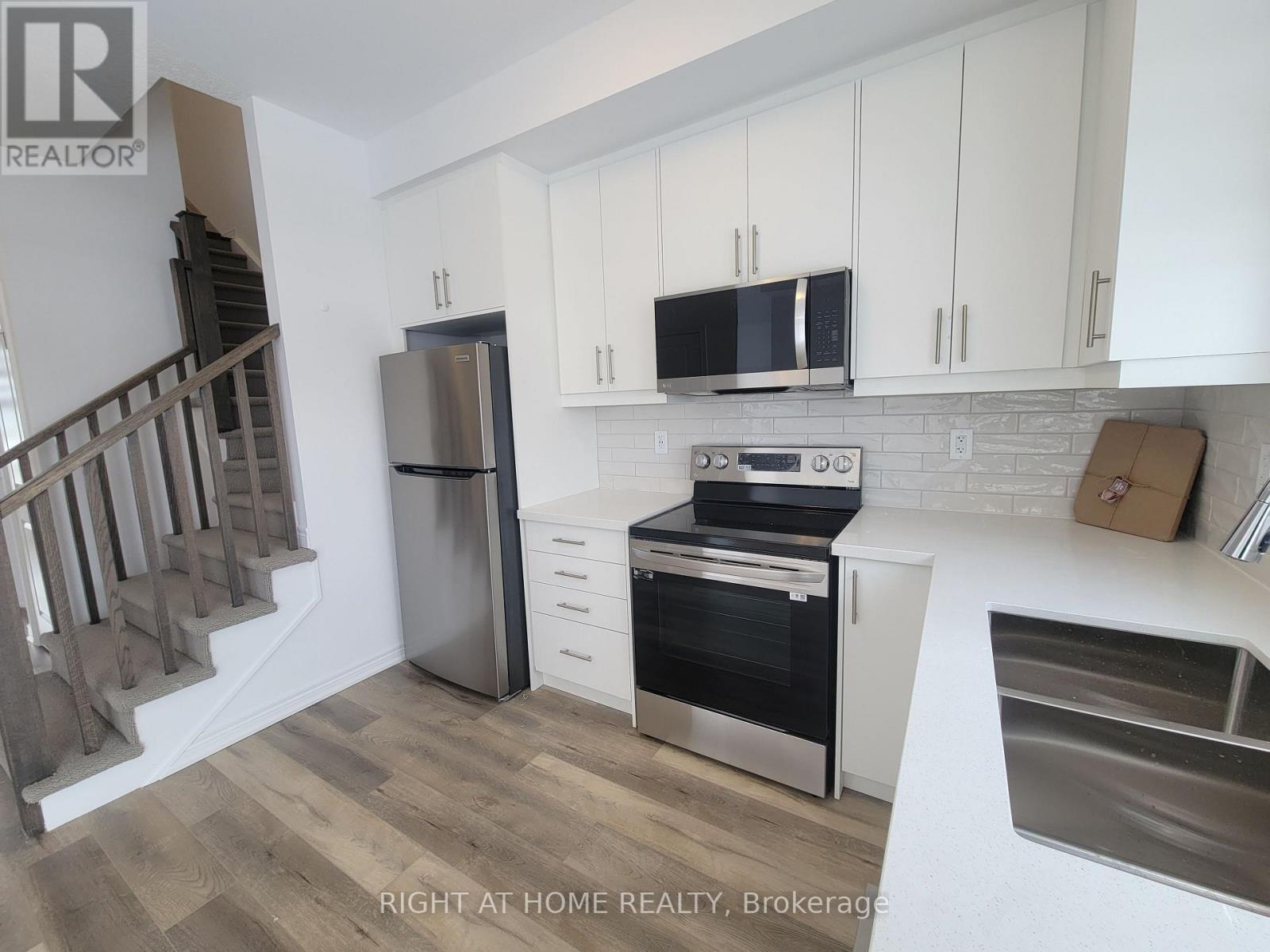 12 - 120 Court Drive, Brant, Ontario  N3L 0N2 - Photo 6 - X12905840