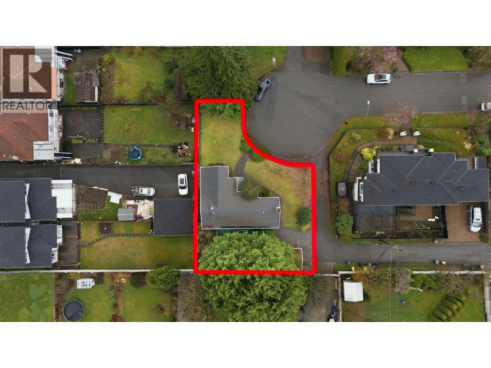 4745 Gilpin Court, Burnaby, British Columbia  V5G 3A1 - Photo 33 - R3102109