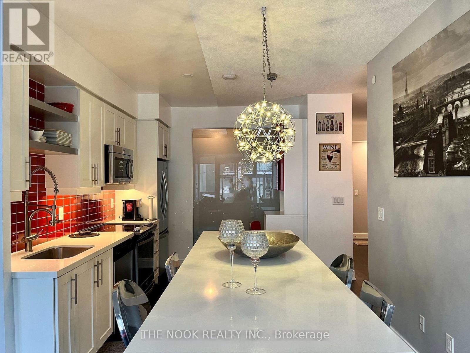 1835 - 525 Adelaide Street W, Toronto, Ontario  M5V 0N7 - Photo 2 - C12905864