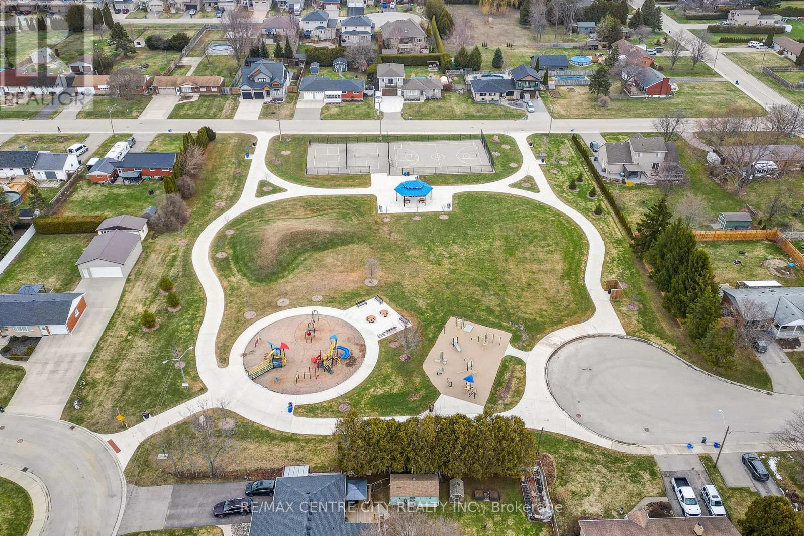 68 Bailey Avenue, Central Elgin, Ontario  N5R 5A1 - Photo 46 - X12905862