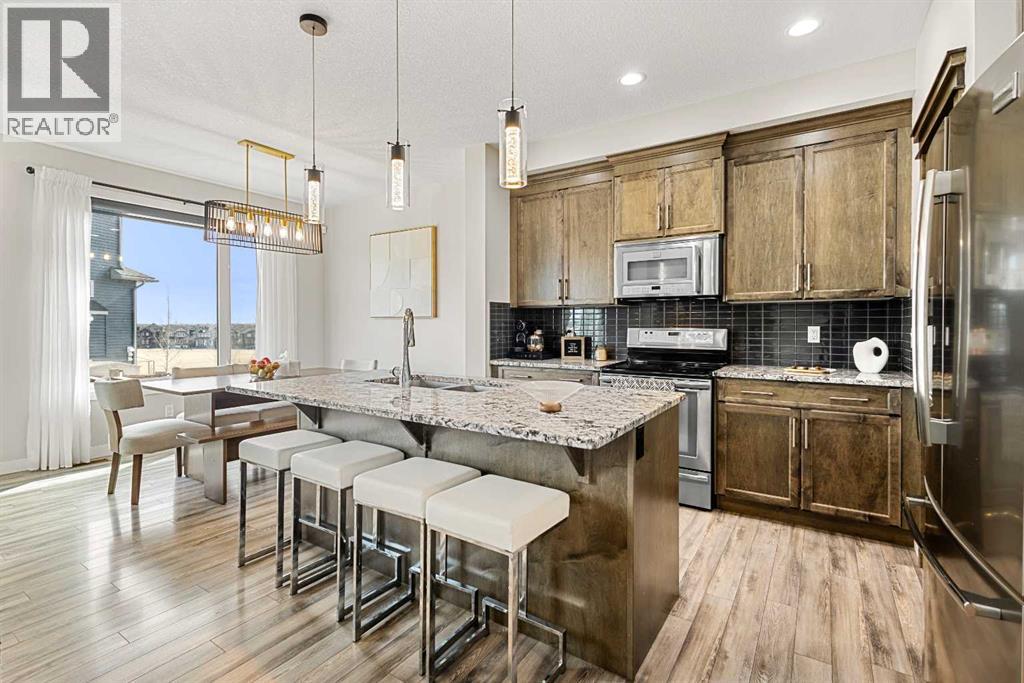 51 Evansglen Court NW, Calgary, Alberta  T3P 0P2 - Photo 8 - A2294960