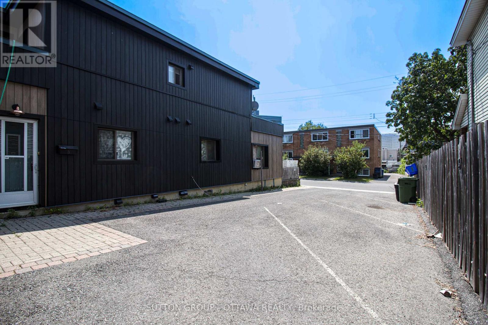 309 Cyr Avenue, Ottawa, Ontario  K1L 7N6 - Photo 4 - X12905856