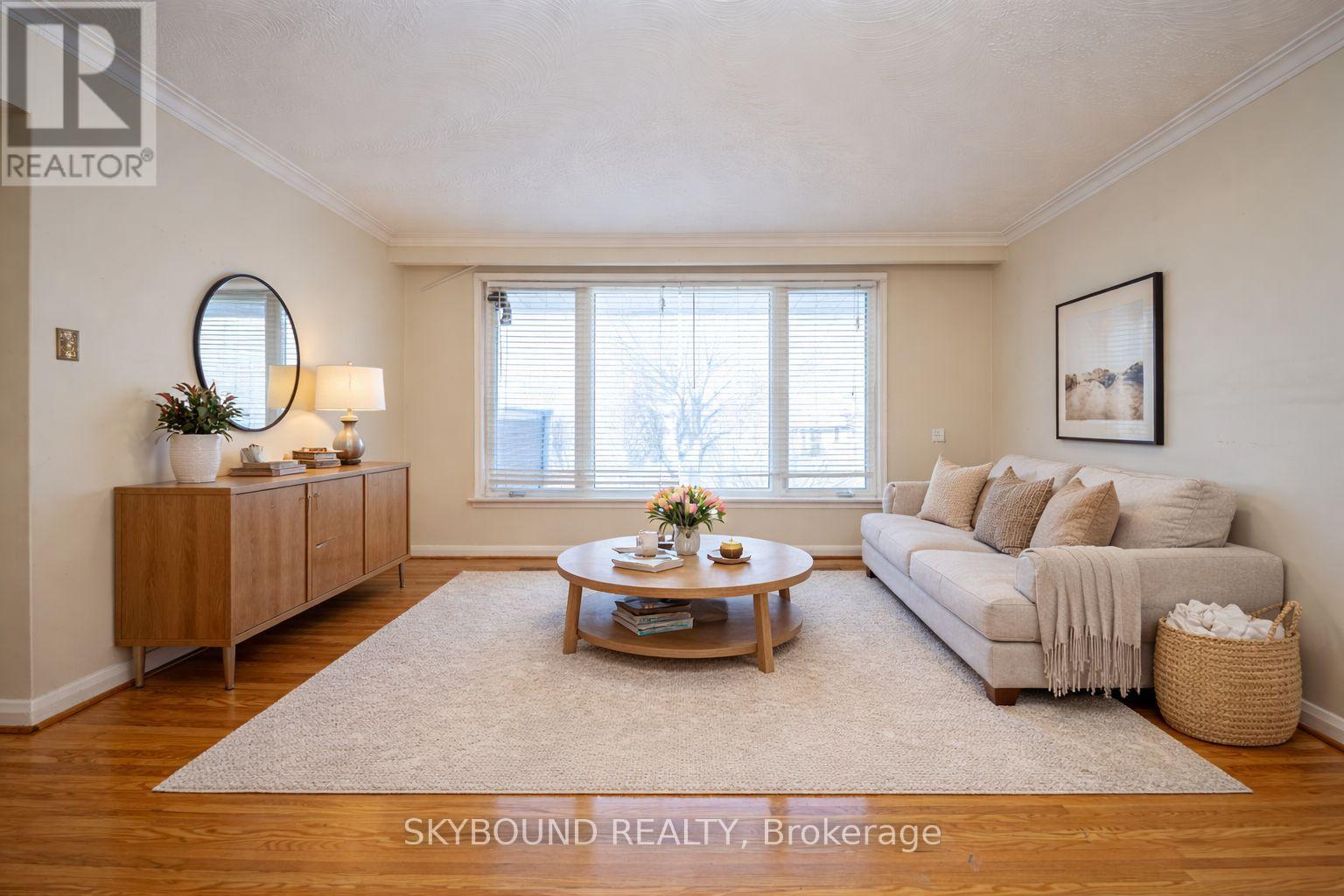 9 Caronport Crescent, Toronto, Ontario  M3A 1G9 - Photo 3 - C12905866