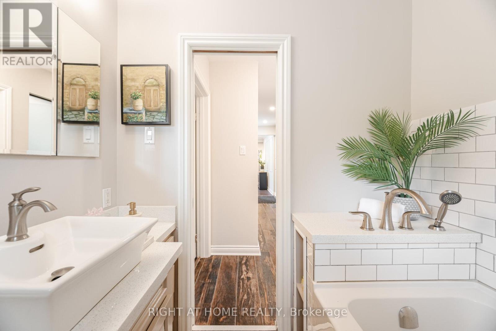 15 Kemano Road, Aurora, Ontario  L4G 2Y2 - Photo 27 - N12905876