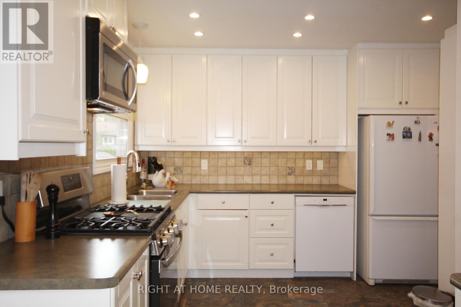 832 Boronia Crescent, Newmarket, Ontario  L3Y 5J9 - Photo 13 - N12707692