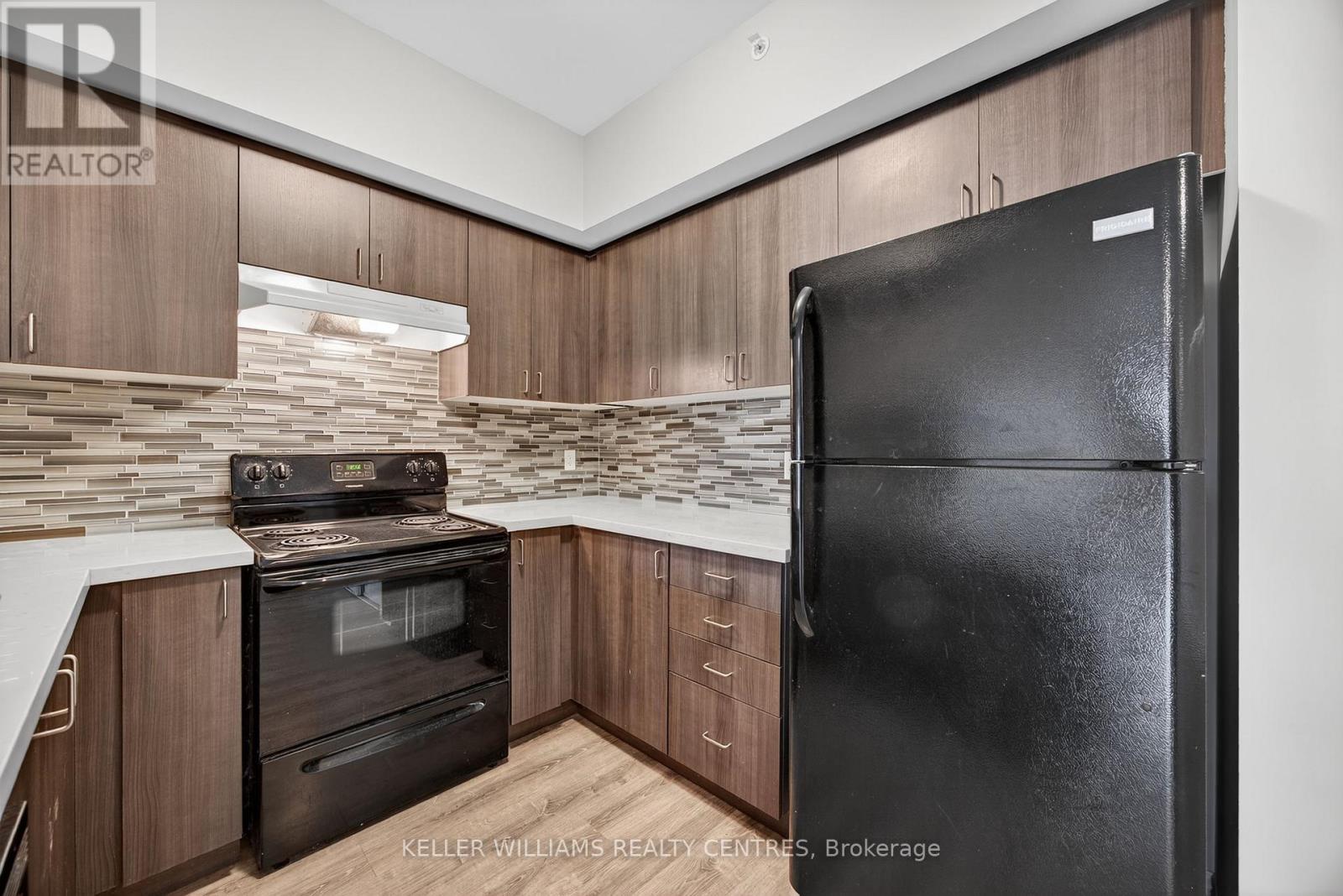 408 - 40 Ferndale Drive S, Barrie, Ontario L4N 2L3 - Photo 6 - S12905880