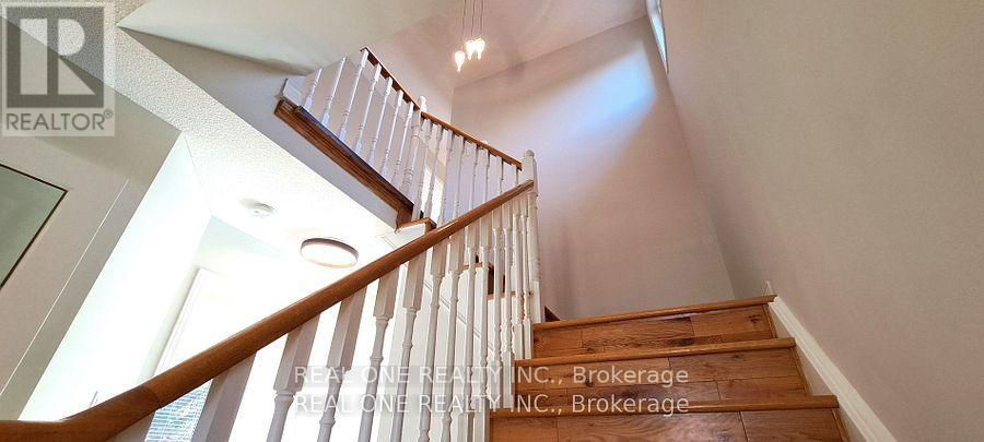 552 Marlatt Drive, Oakville, Ontario  L6H 5X3 - Photo 10 - W12905878