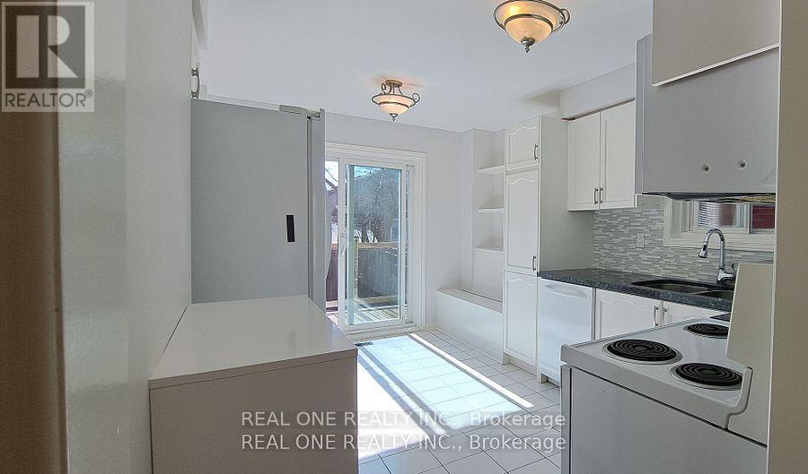 552 Marlatt Drive, Oakville, Ontario  L6H 5X3 - Photo 5 - W12905878