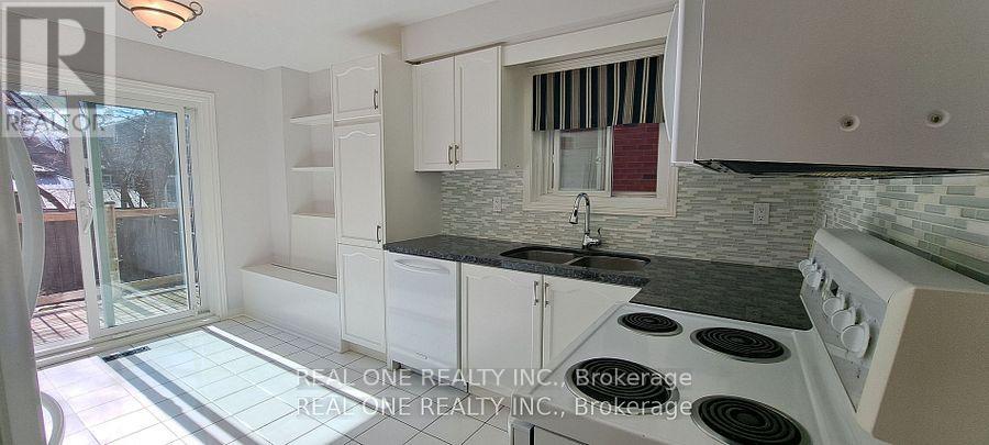 552 Marlatt Drive, Oakville, Ontario  L6H 5X3 - Photo 6 - W12905878