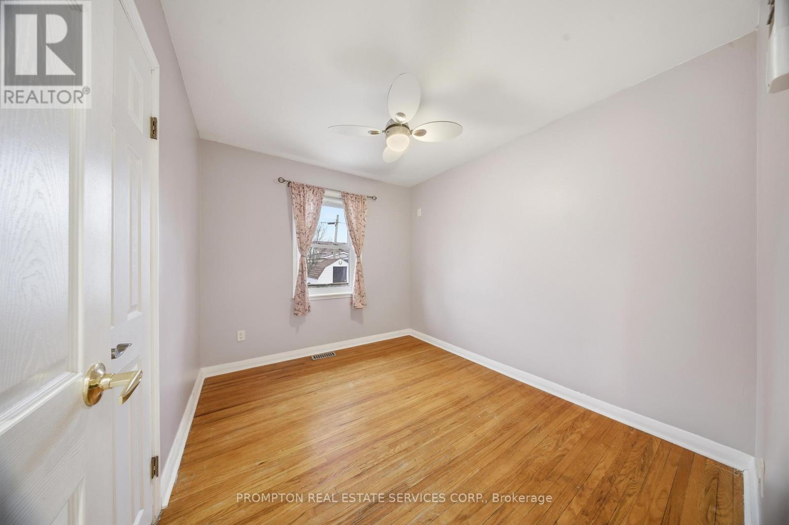 16 Fernwood Crescent, Hamilton, Ontario  L8T 3L1 - Photo 13 - X12905872