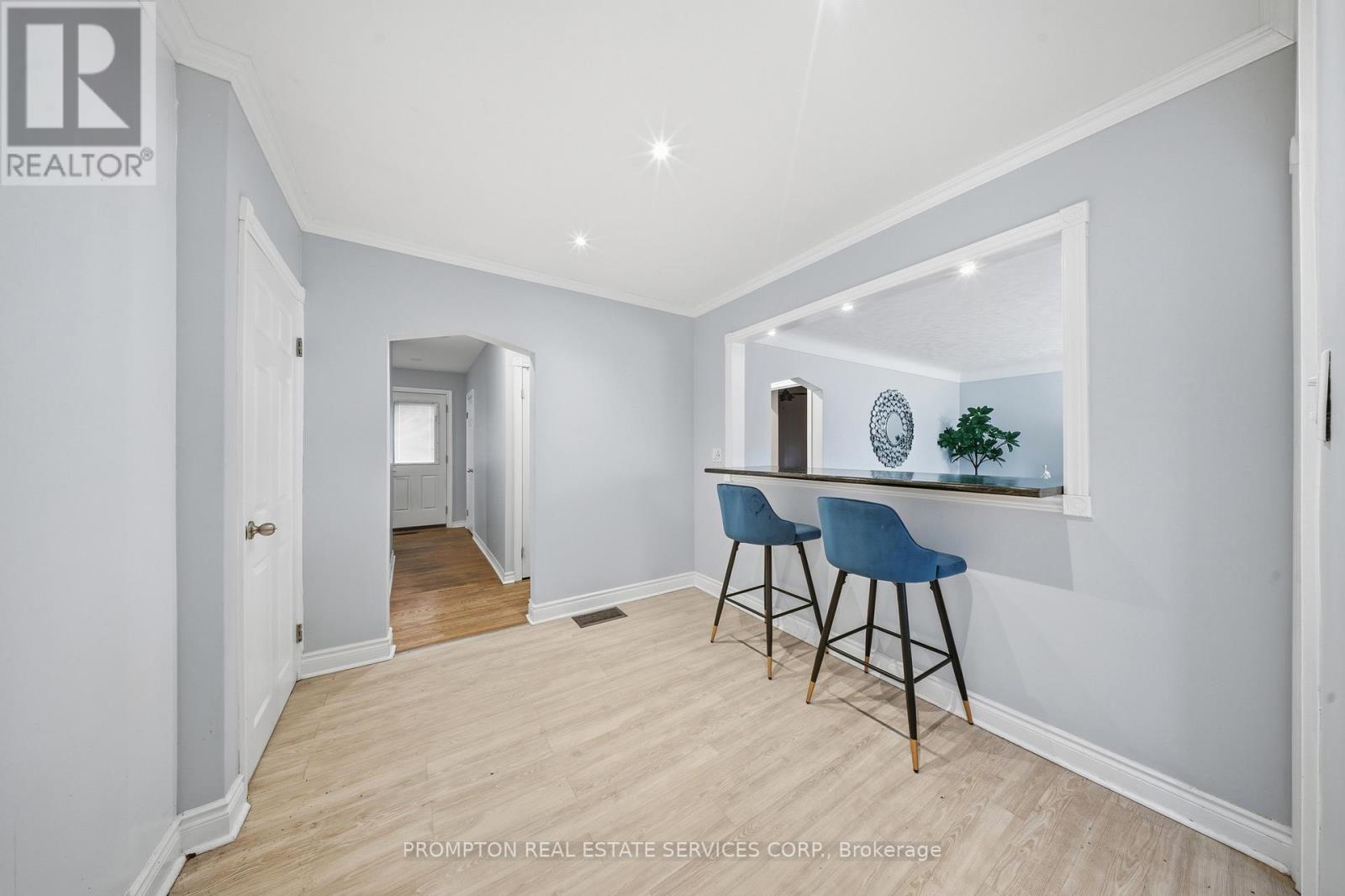 16 Fernwood Crescent, Hamilton, Ontario  L8T 3L1 - Photo 7 - X12905872