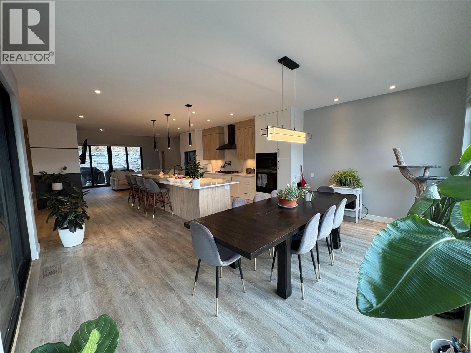 547 Hawes Court, Kelowna, British Columbia  V1W 5C5 - Photo 2 - 10380265