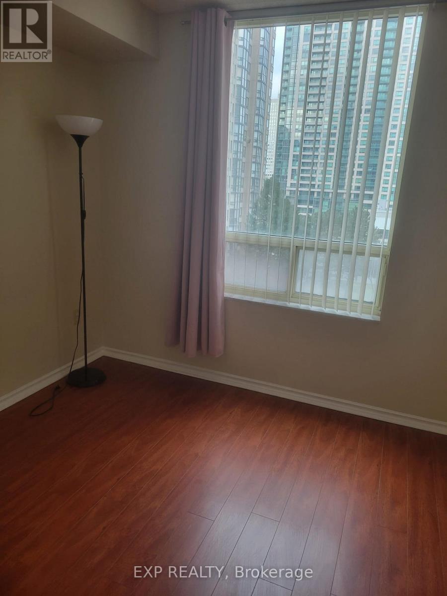 612 - 285 Enfield Place, Mississauga, Ontario  L5B 3Y6 - Photo 8 - W12741174